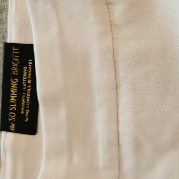 Chicos Brand Plus Sized Petite Capris - Picture 6 of 8